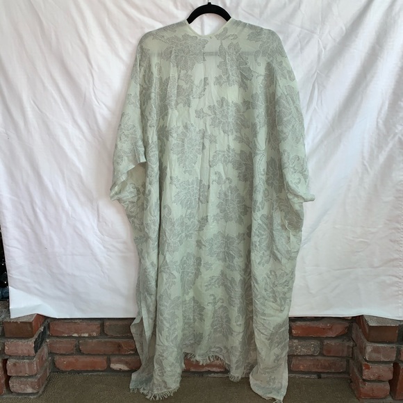 Lucky Brand open beach poncho, one size fits all - Picture 2 of 3